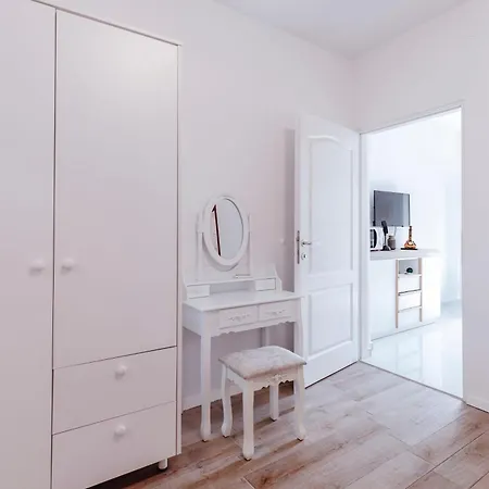 Apartment Kero Bibinje